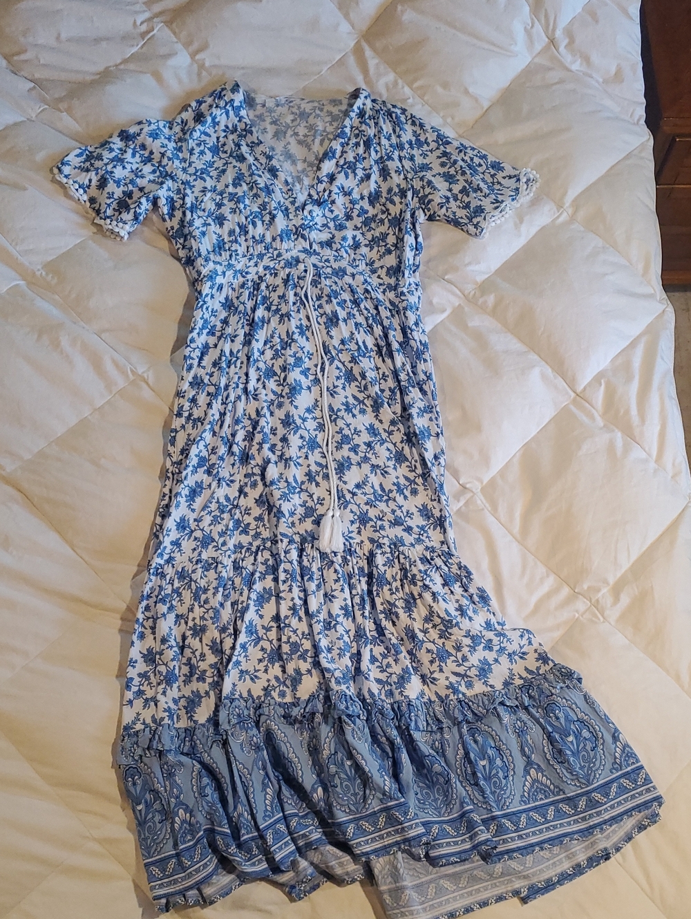 Blue & White Floral Maxi Dress with Tie Waist Size L / XL
